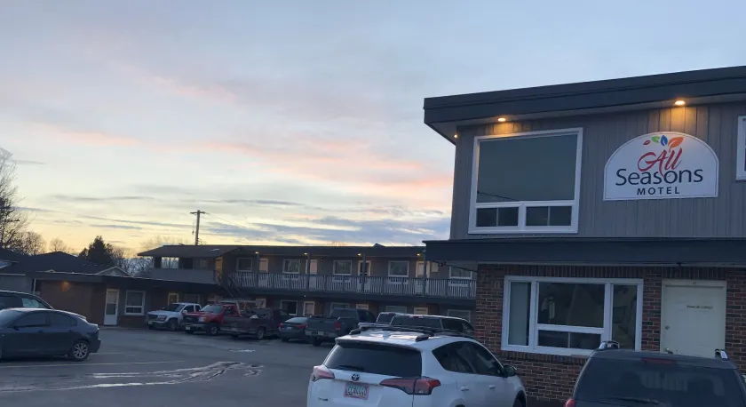 All Seasons Motel - Image 1