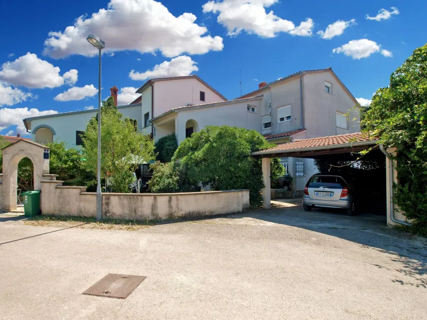 House Dubravka 1946 - Image 1