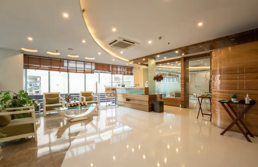 Rosewood Apartment Hotel, Gurgaon - Lobby