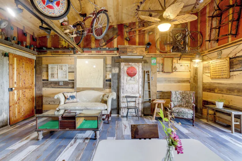 Vintage Vibes + Hot Tub Hangs: Maysville Retreat - Image 1