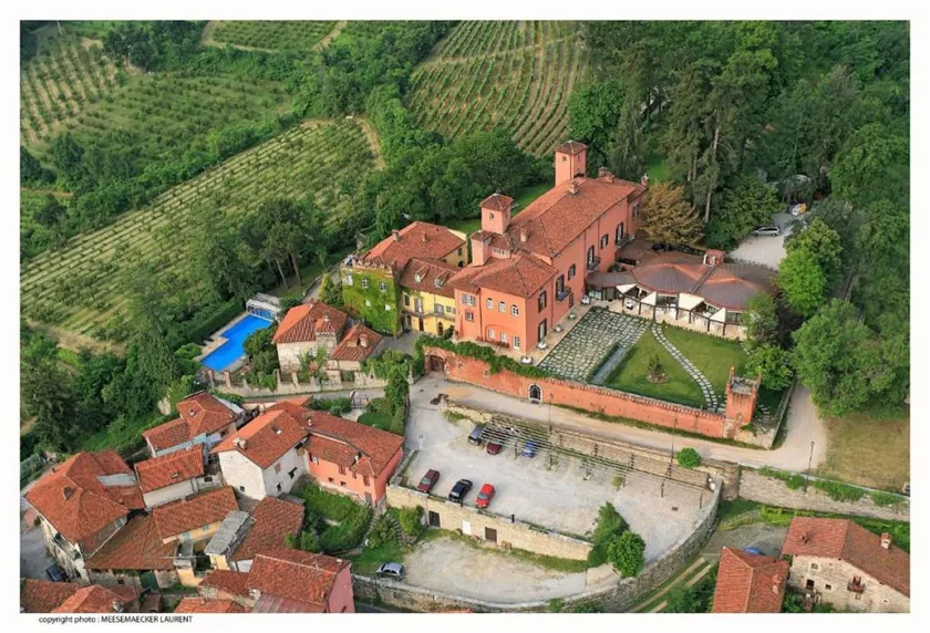 Castello Rosso - Image 1