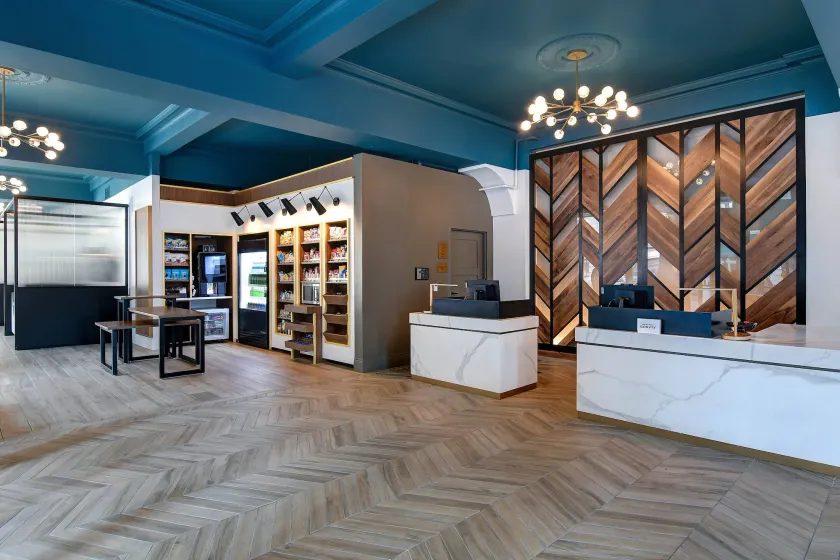 Courtyard by Marriott Cincinnati Downtown - Image 1