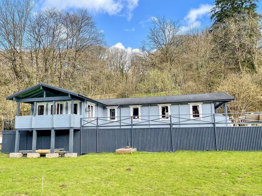 Valley Lodge - Image 1