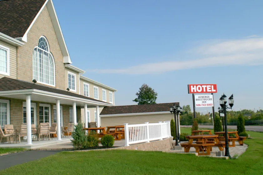 Auberge Bouctouche Inn & Suites - Image 1
