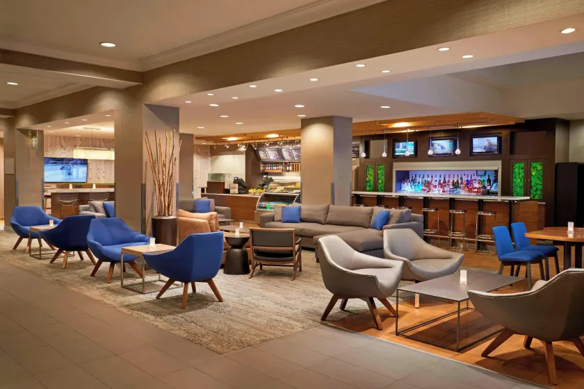 Courtyard by Marriott Toronto Downtown - Image 1