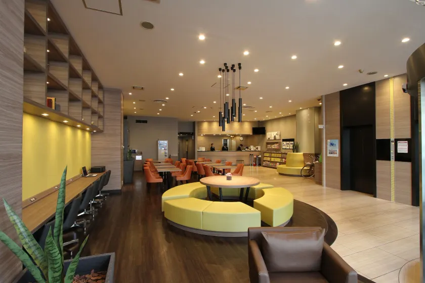 Smile Hotel Tokyo Nihonbashi - Image 1