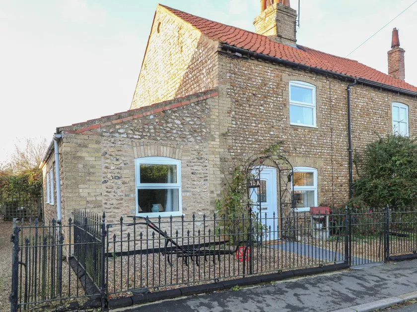 Rose Cottage - Image 1