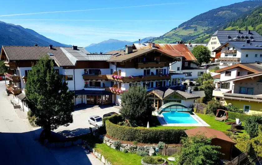 Hotel in the HEART of the Alps - Image 1