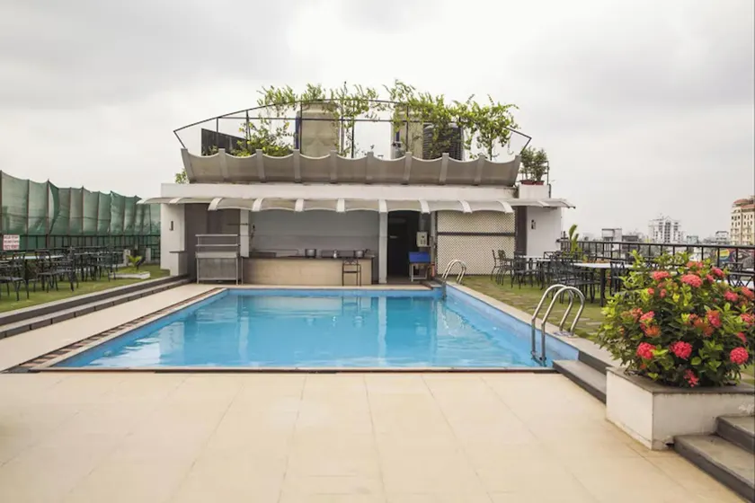 The Mercy Luxury Business Hotel - Image 1