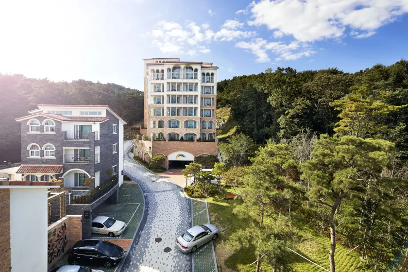 Hotel Thesoom Forest - Image 1