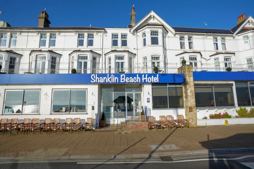 Shanklin Beach Hotel - Image 1