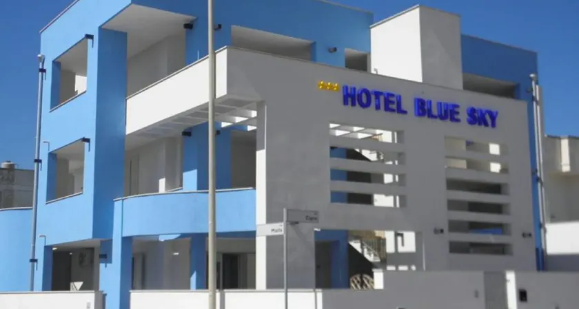 Hotel Blue Sky - San Foca - Image 1