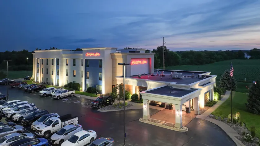 Hampton Inn Tomah - Image 1