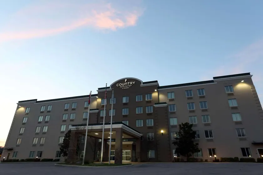 Country Inn & Suites by Radisson, Cookeville, TN - Image 1