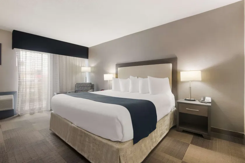 Best Western St Catharines Hotel & Conference Centre - Image 1