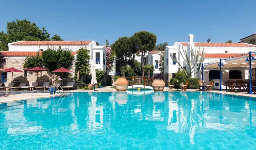 Marphe Hotel Suite & Villas - Image 1