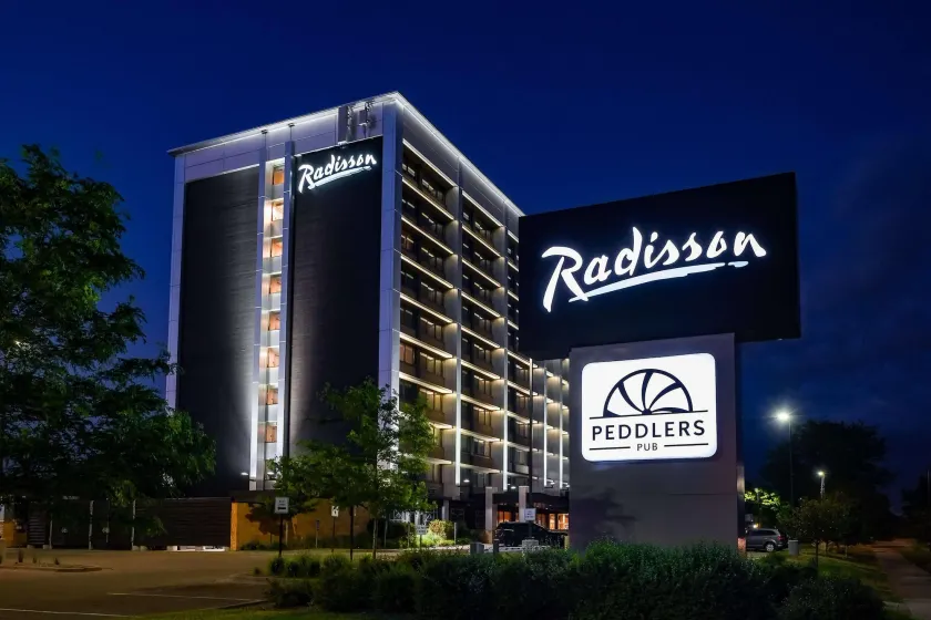 Radisson Hotel St Paul Downtown - Image 1