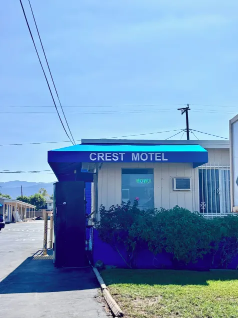 The Crest Motel - Image 1