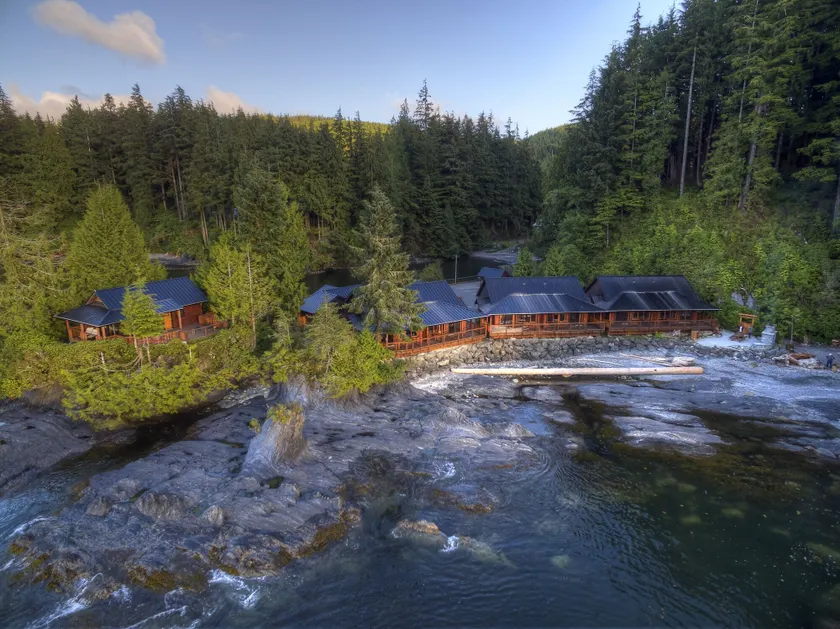Wild Renfrew Seaside Cottages - Image 1