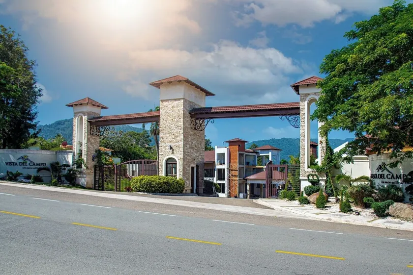 Vista del Campo Country Club & Villas - Image 1
