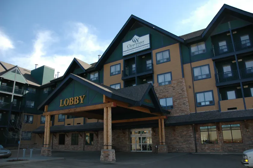 Clearwater Suite Hotel - Image 1