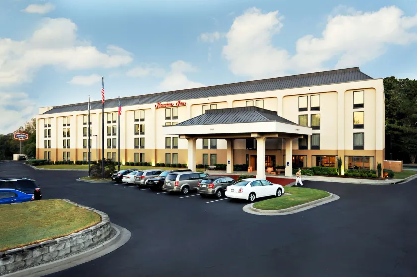 Hampton Inn Atlanta NW Cumberland - Image 1