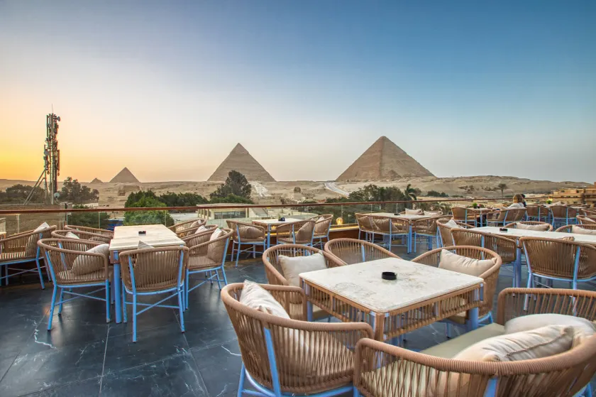 Shadow Pyramids INN - Image 1