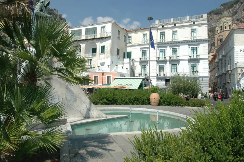 Hotel Fontana - Image 1