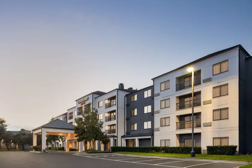 Courtyard Houston Sugar Land/Stafford - Image 1
