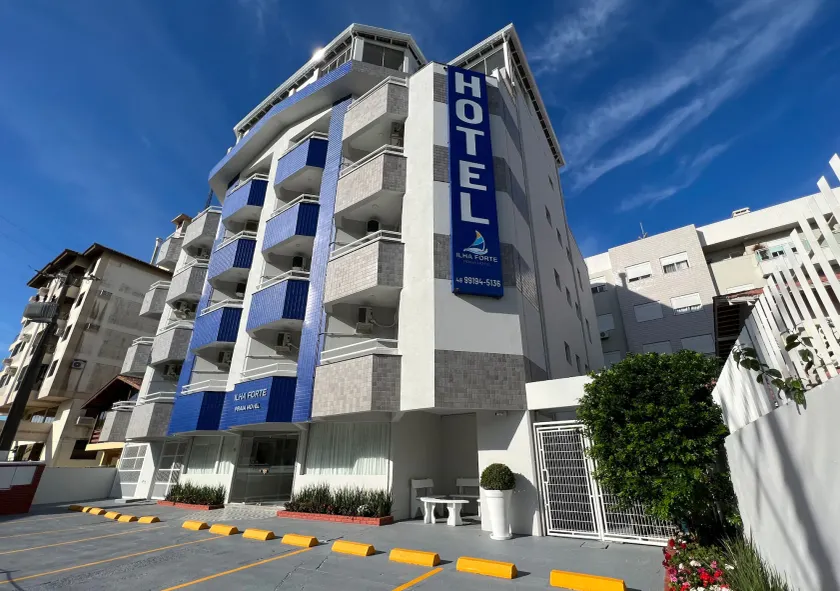 Ilha Forte Praia Hotel - Image 1