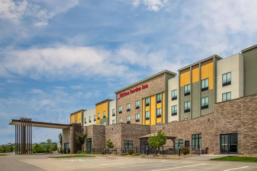 Hilton Garden Inn Topeka - Image 1