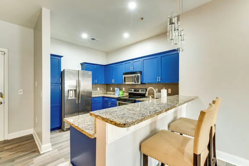Prime ATL Spot! Updated Condo Steps to Marta - Image 1