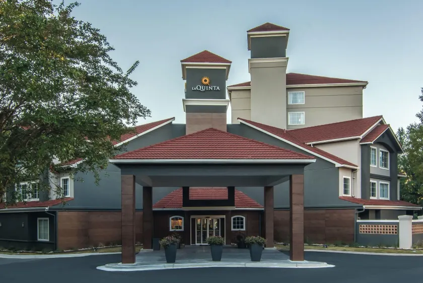 La Quinta by Wyndham Atlanta Perimeter Medical - Image 1