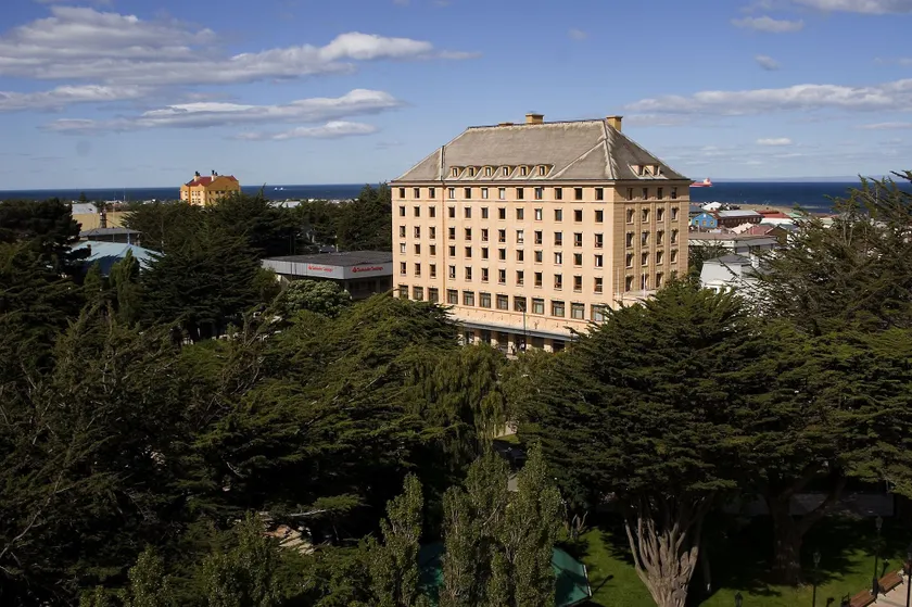 Hotel Cabo De Hornos - Image 1