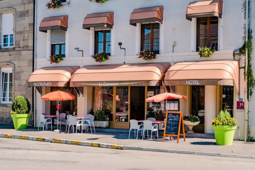 Hotel Le Commerce - Image 1