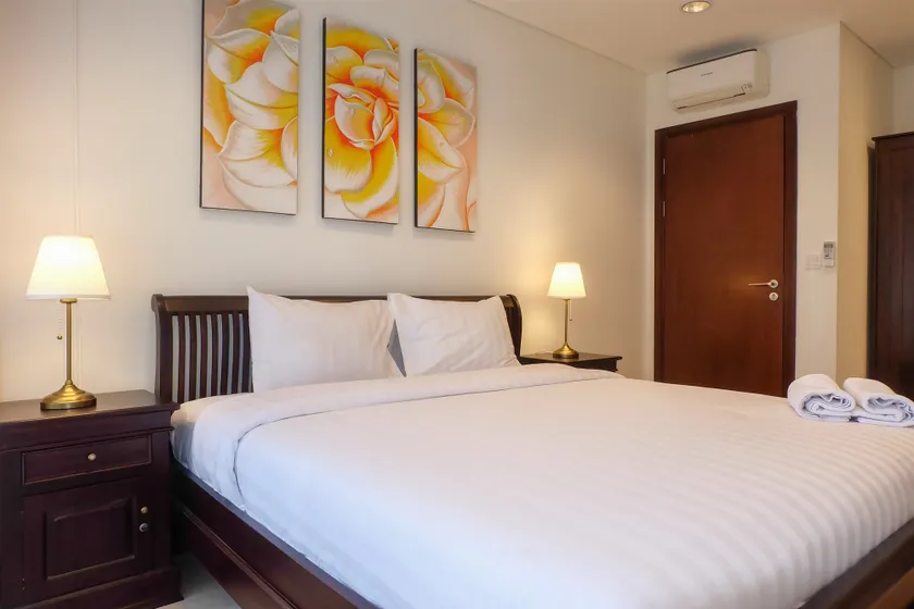 Comfy 2BR L'Avenue Apartment By Travelio - Image 1