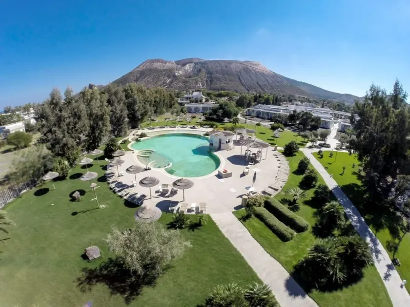 Mari del Sud Resort - Image 1