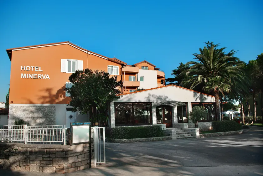 Minerva Hotel - Image 1