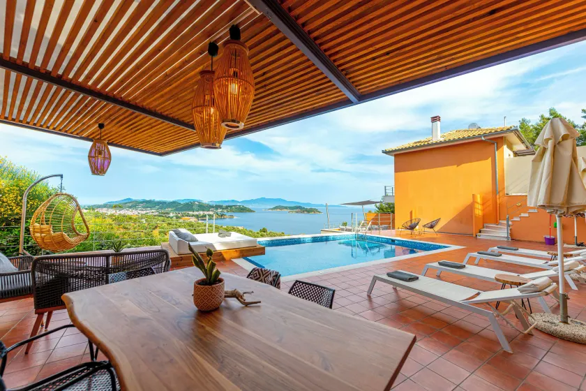 2B Luxurious Villa Io, With Private Pool And Stunningt Sea Views - Image 1