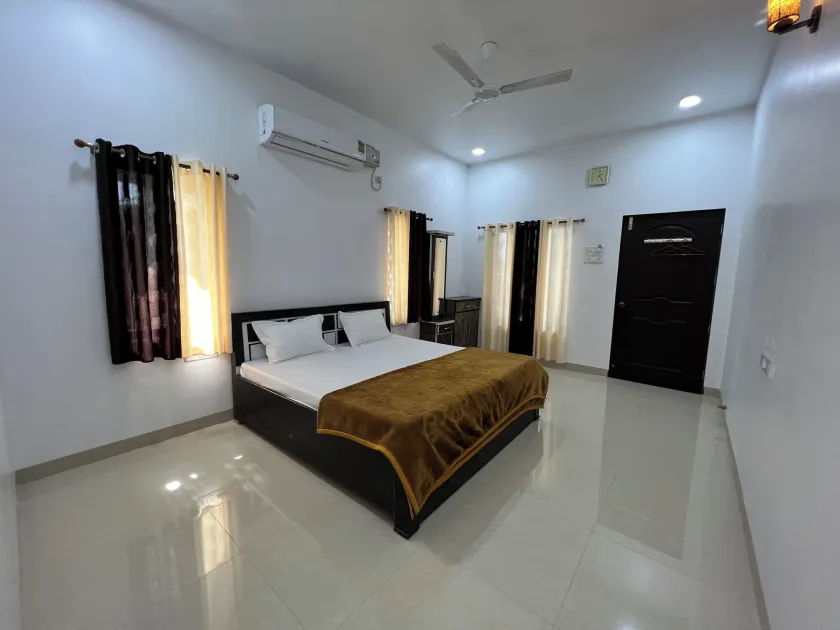iIRA Stays: Ocean Bliss (Sea View) - Room