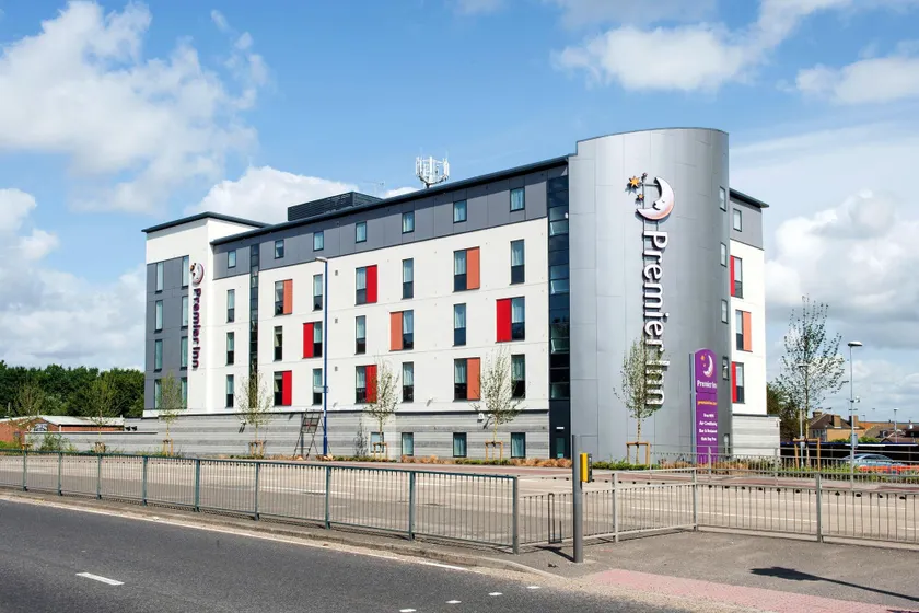 Premier Inn Chatham/Gillingham - Vic Pier - Image 1