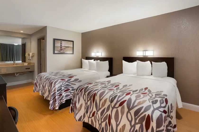 Red Roof Inn Stockton - Image 1