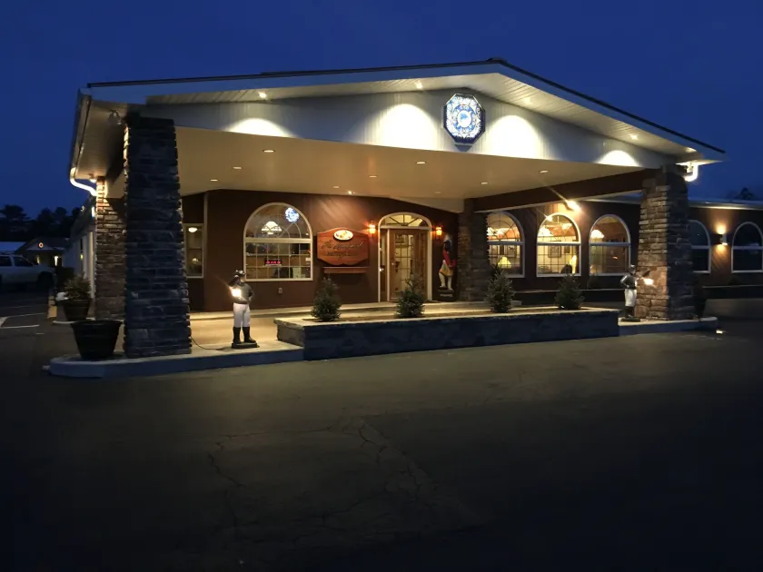 Landmark Motor Inn - Image 1