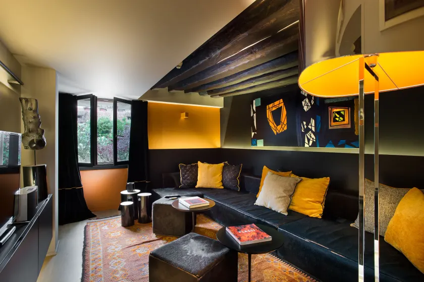 Charming House DD724 - Image 1