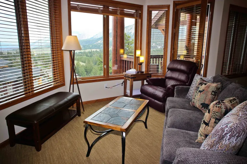 Eagle Run # 204 -Luxury Ski-In Ski-Out / Slope-Side; 3 sovrum - Image 1