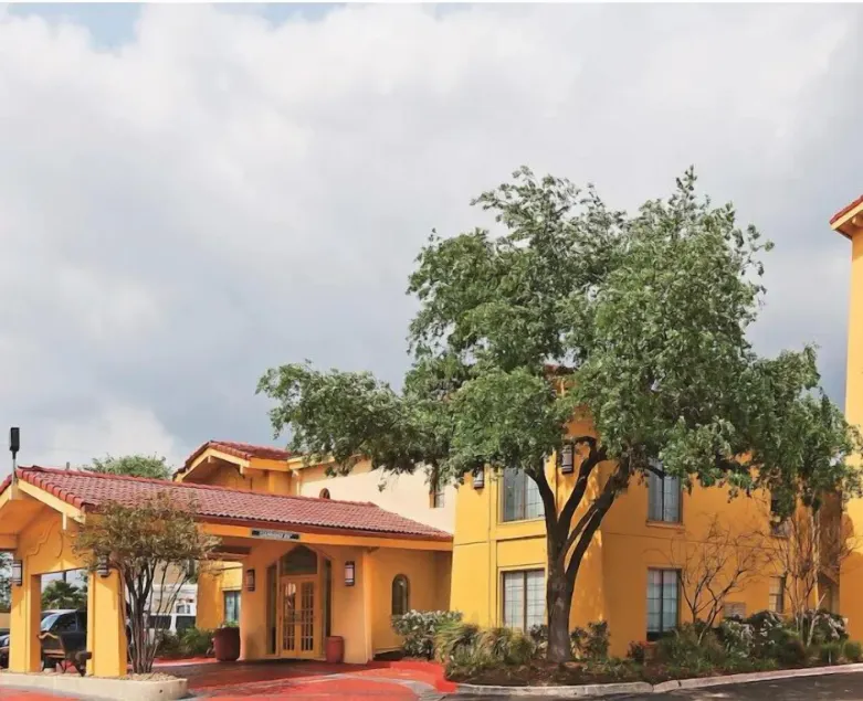 Rodeway Inn - Image 1