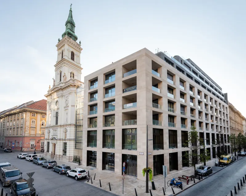 Emerald Downtown Luxury Suites by Continental Group - Image 1