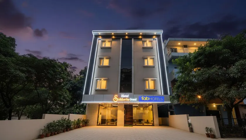 FabHotel Siddarth Grand - Image 1