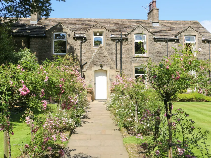 Manor House - Image 1