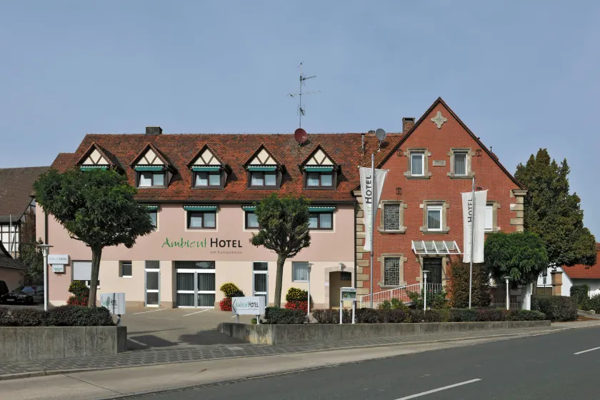 Ambient Hotel am Europakanal - Image 1